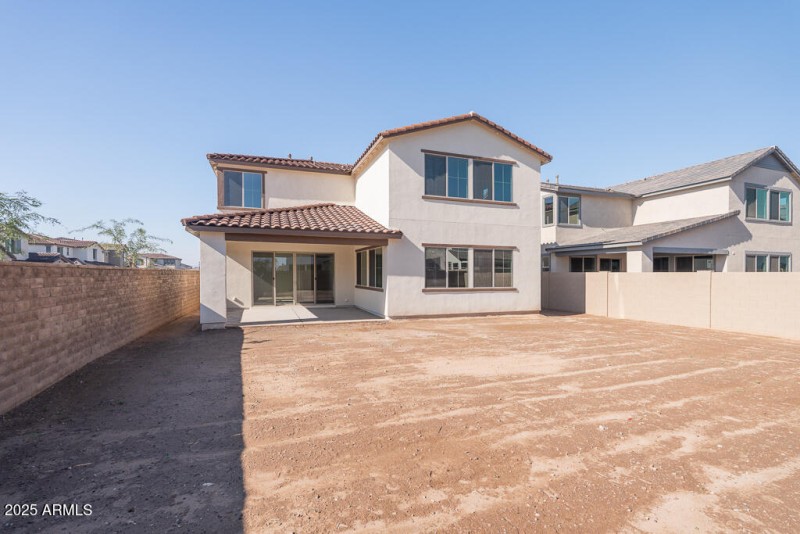 Tri Pointe Waterston Central 110 - Backy