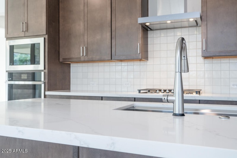 Tri Pointe Waterston Central 110 - Kitch