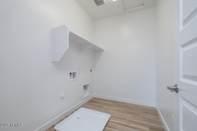 Tri Pointe Waterston Central 110 - Laund