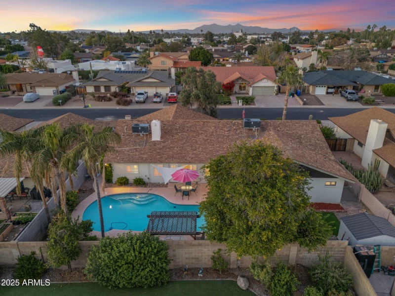 Great Location In Neighborhood!