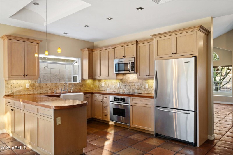 Stunning Maple Cabinetry