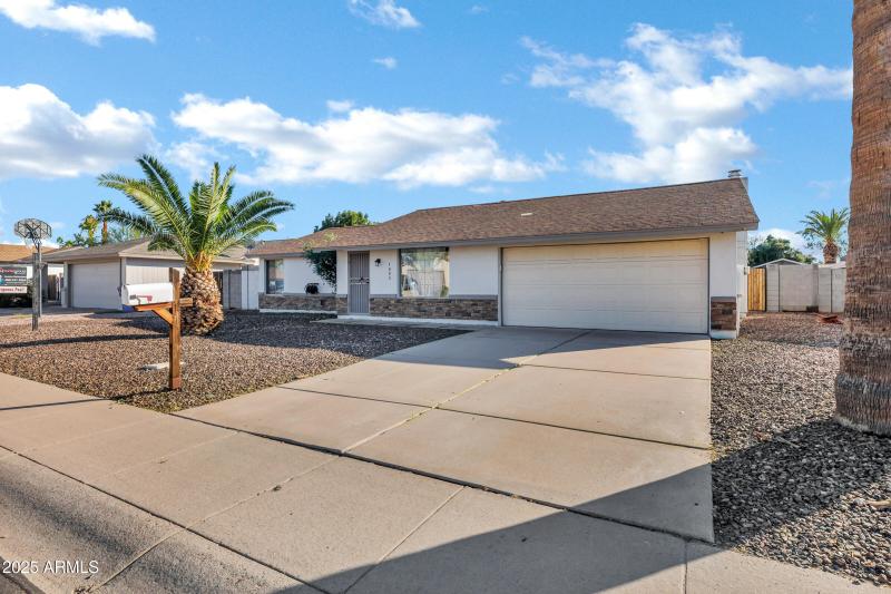 1605 West Mariposa Dr-3