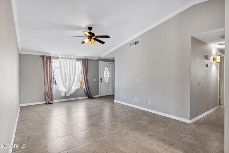 1605 West Mariposa Dr-5