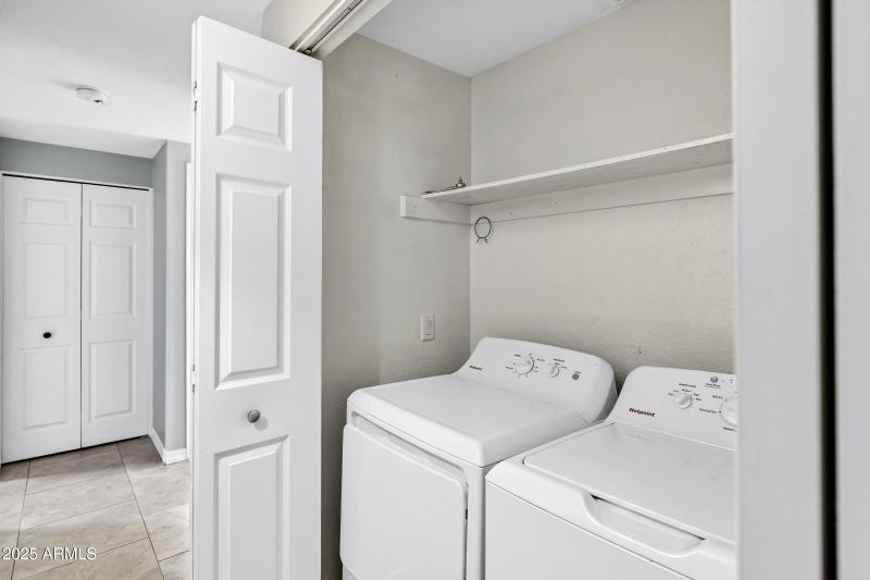 1605 West Mariposa Dr-23