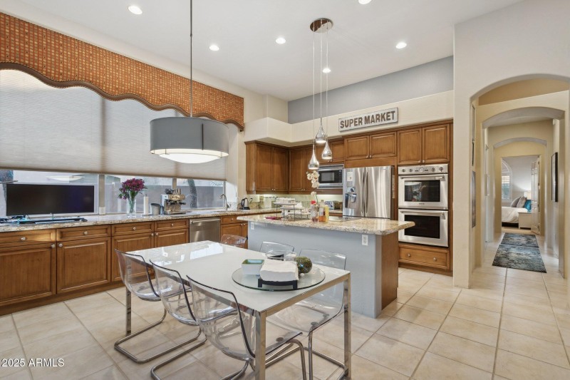 16-web-or-mls-11935-e-parkview-ln