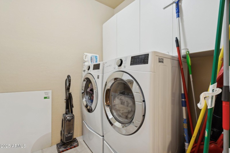 43-web-or-mls-11935-e-parkview-ln