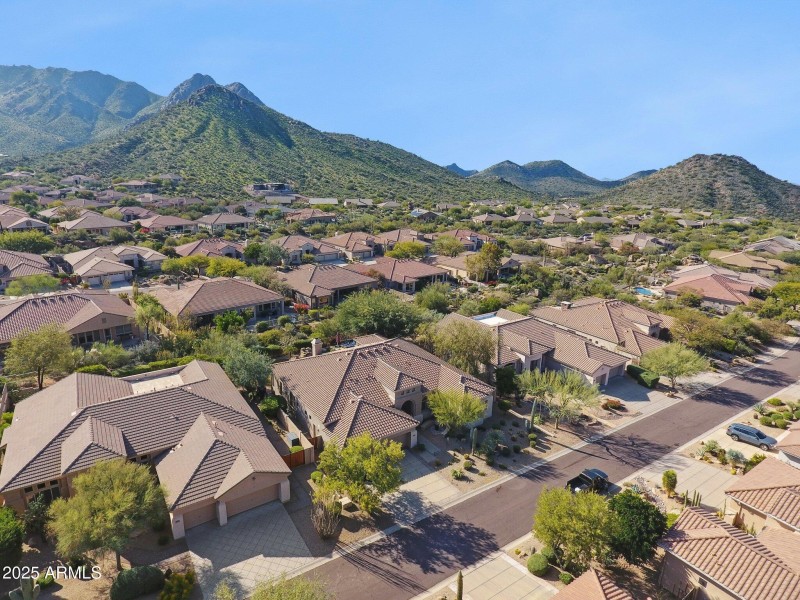 63-web-or-mls-11935-e-parkview-ln