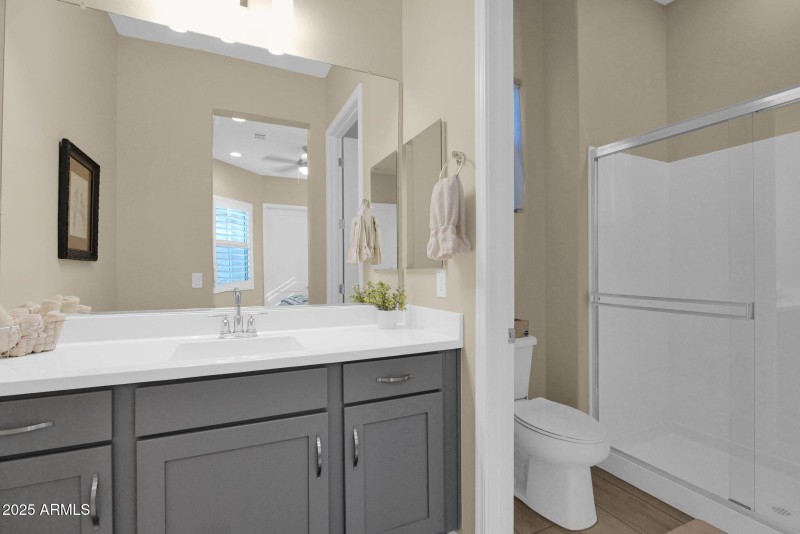 7794 Willow - 30Second Bedroom (Ensuite)