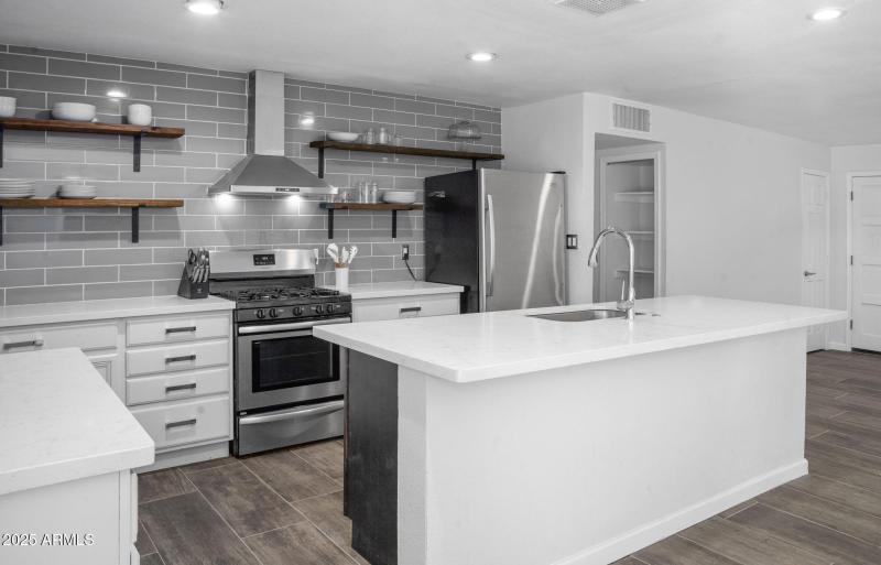 7-web-or-mls-_TMR6234