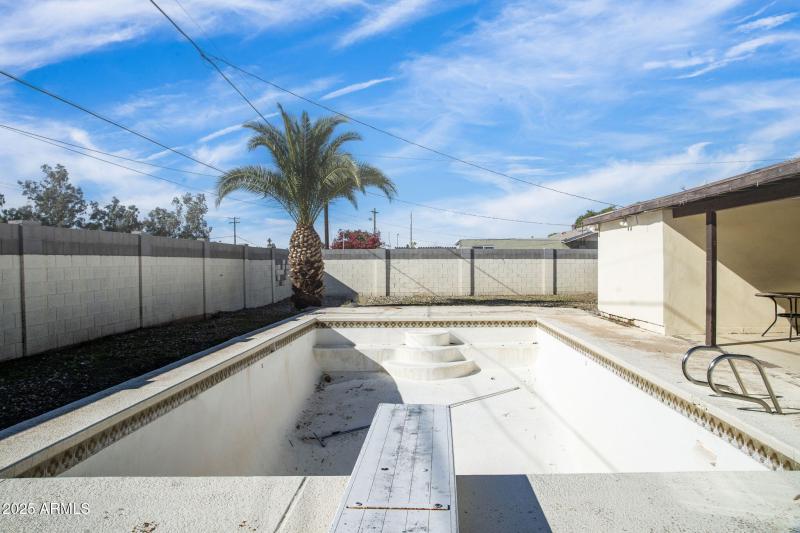 25-web-or-mls-_TMR6477