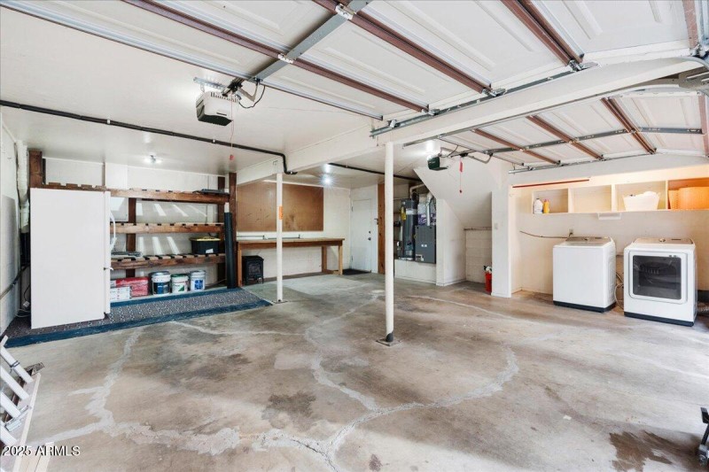 31-Garage & Laundry Area