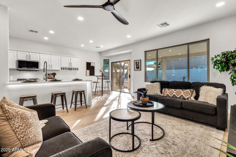 6082 S Bedford Pl-6_(2048)