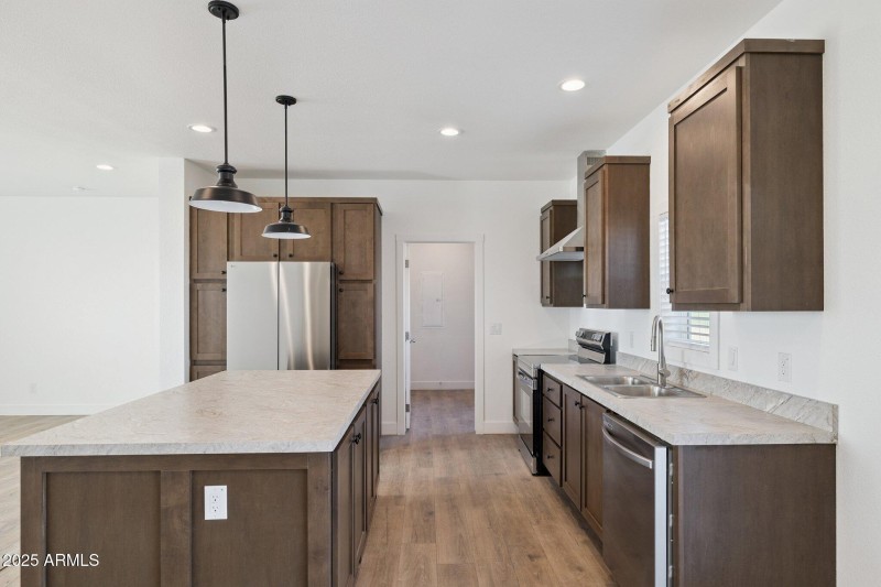 7-web-or-mls-18110-n-amelia-dr