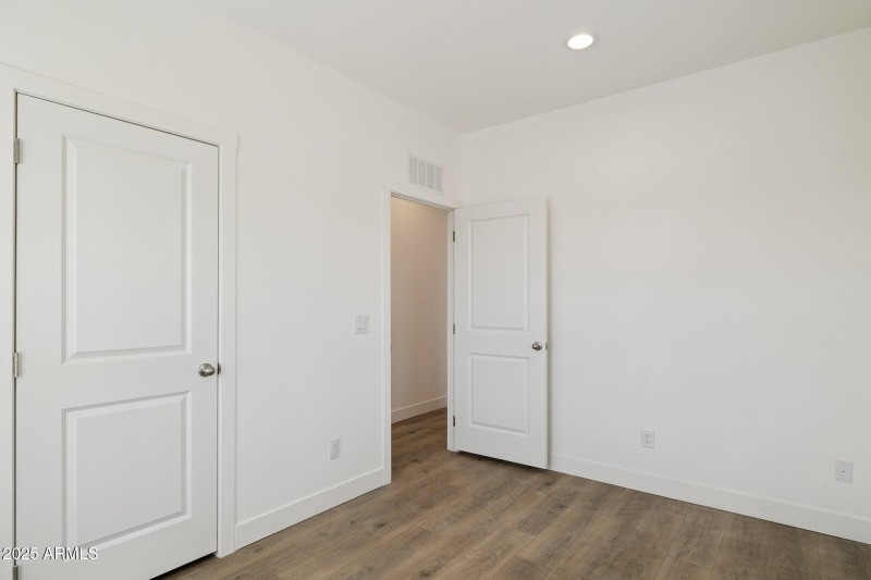 28-web-or-mls-18110-n-amelia-dr