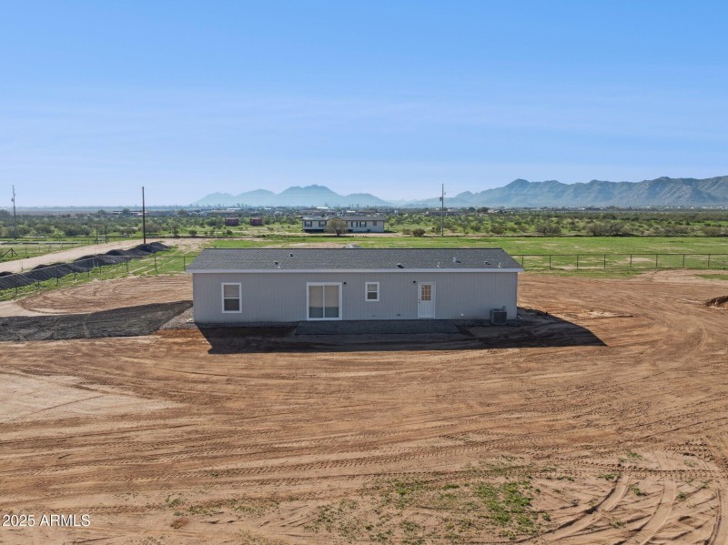 40-web-or-mls-18110-n-amelia-dr