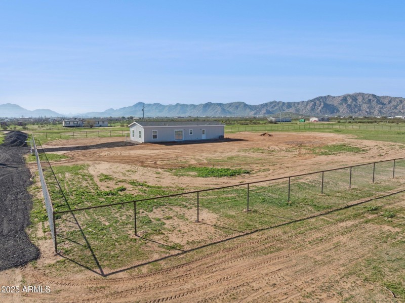 41-web-or-mls-18110-n-amelia-dr