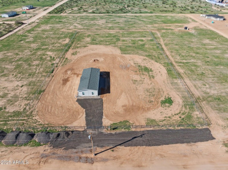 46-web-or-mls-18110-n-amelia-dr