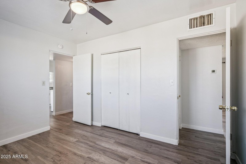 14-web-or-mls-528-e-laurel-dr