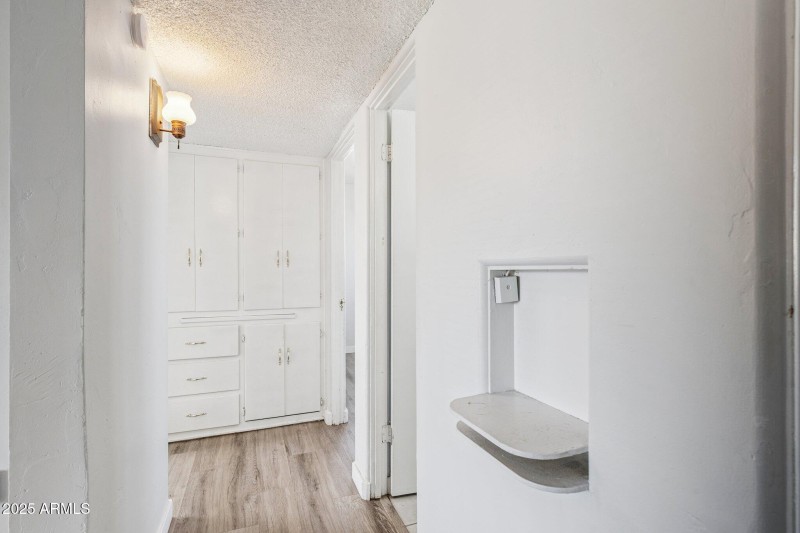 16-web-or-mls-528-e-laurel-dr