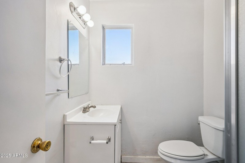 20-web-or-mls-528-e-laurel-dr