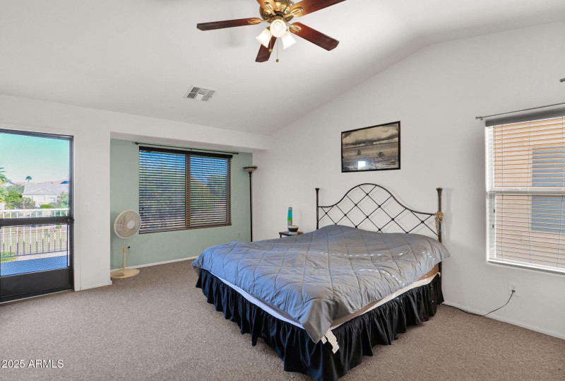 25-web-or-mls-P1393539