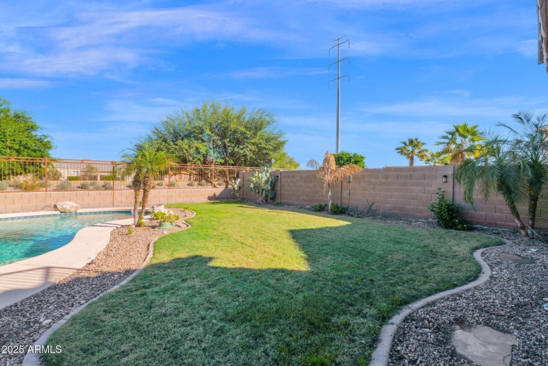 44-web-or-mls-P1393584