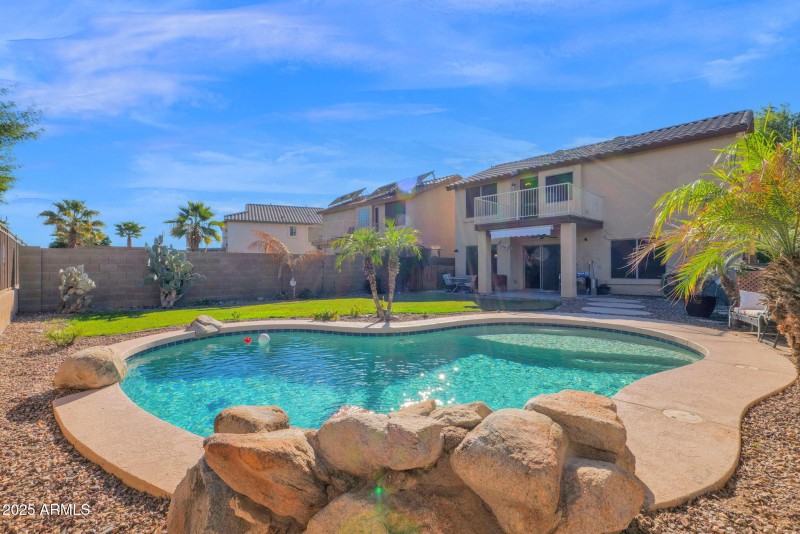 49-web-or-mls-P1393594