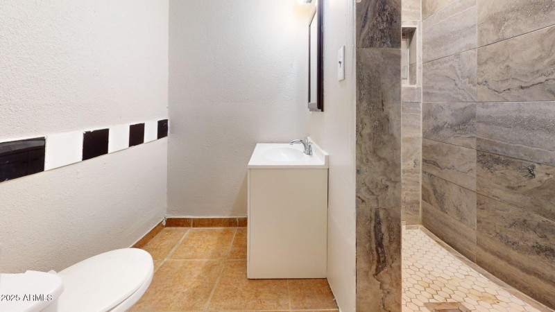 2224-N-24th-Pl-Bathroom 1