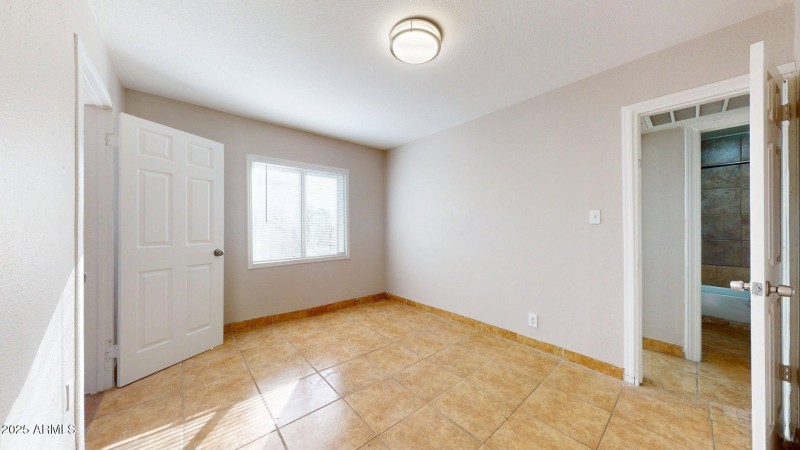 2224-N-24th-Pl-12032025_221823