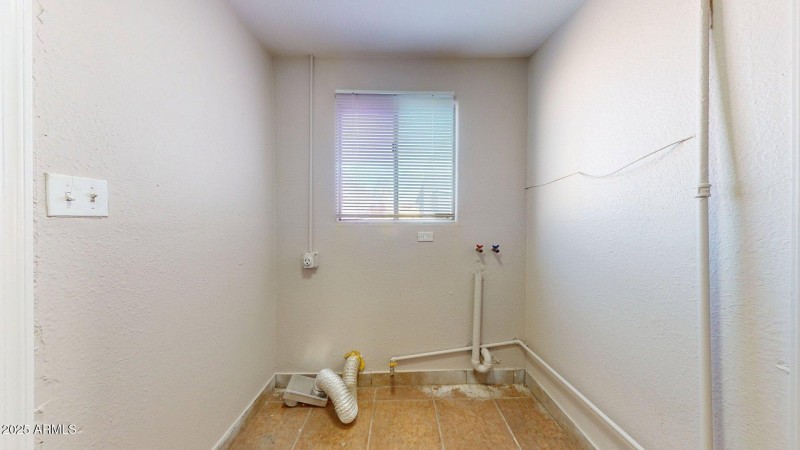 2224-N-24th-Pl-12032025_222153