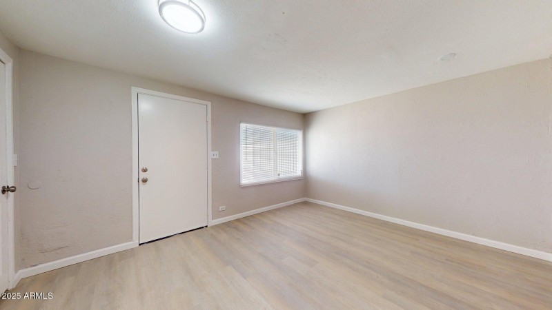 2224-N-24th-Pl-12032025_222229