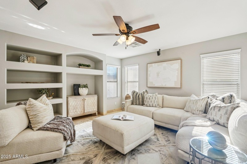 8-web-or-mls-N 63rd Dr-S0412-008