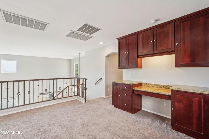 30-web-or-mls-N 63rd Dr-S0412-030