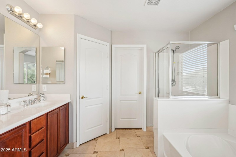 41-web-or-mls-N 63rd Dr-S0412-041