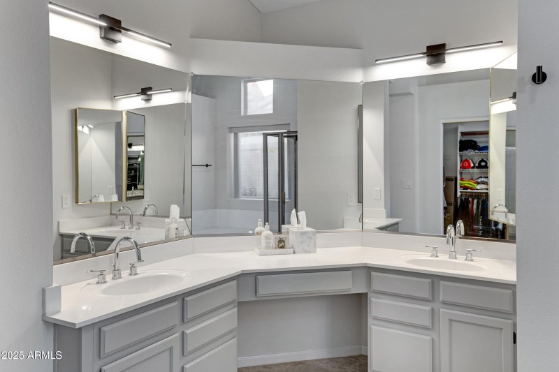 3834 E Windsong Dr-21