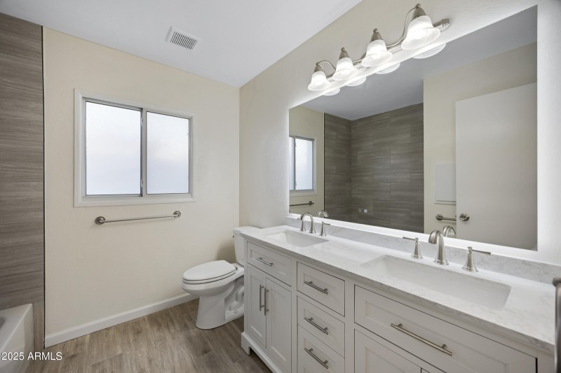 5032 W Morten Ave-20