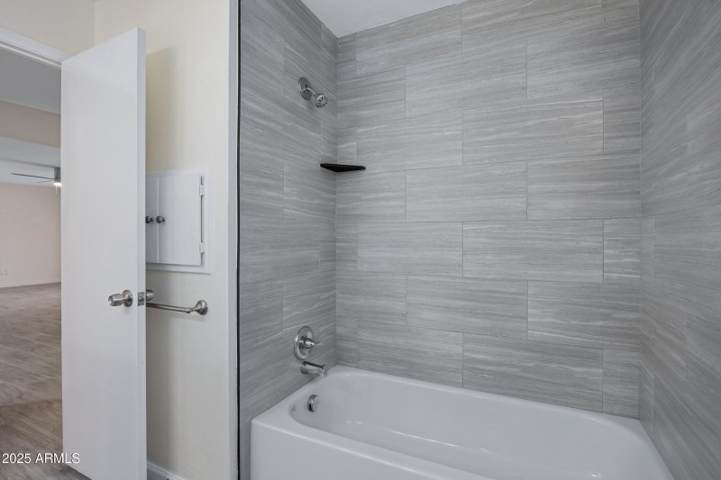 5032 W Morten Ave-21