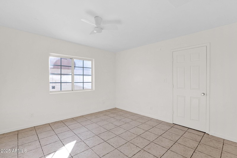 12-web-or-mls-P1393431