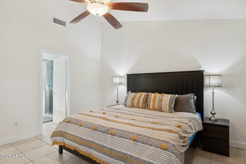 17-web-or-mls-28826-n-45th-st