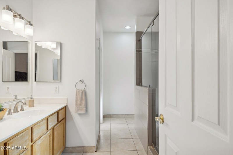 18-web-or-mls-28826-n-45th-st