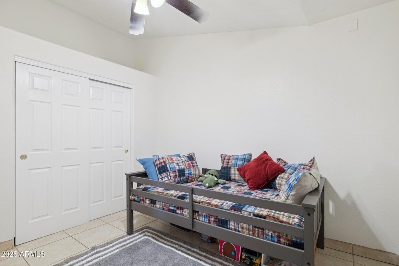 23-web-or-mls-28826-n-45th-st