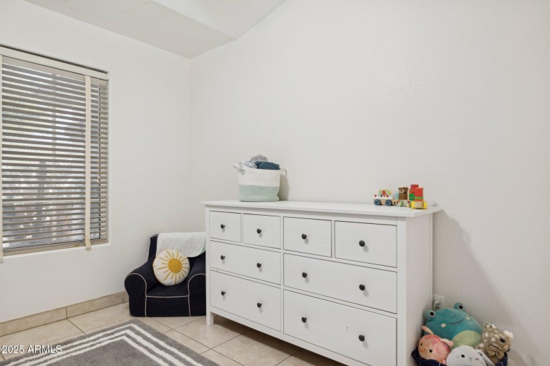 24-web-or-mls-28826-n-45th-st