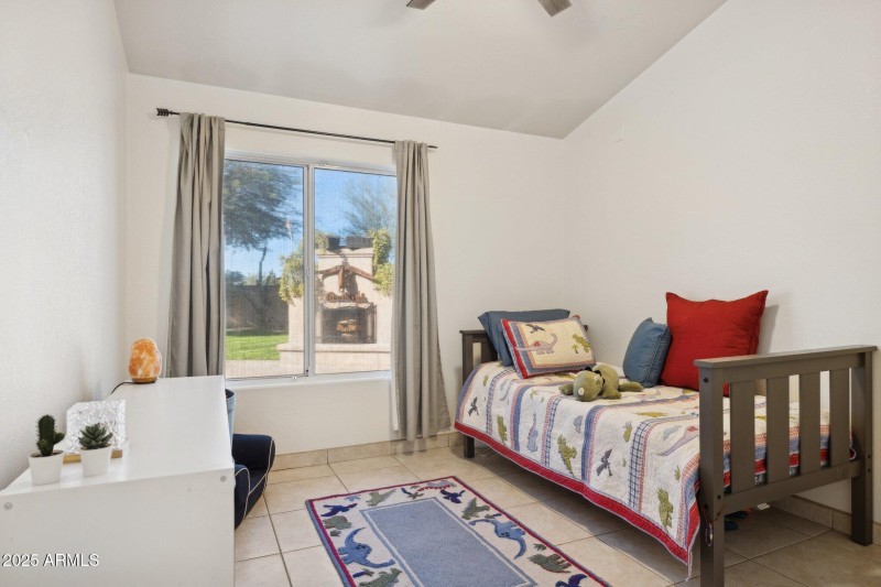 25-web-or-mls-28826-n-45th-st