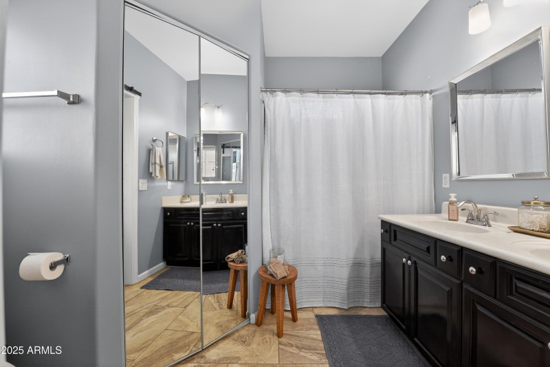 24_1920_E_Bell_Rd_Phoenix_AZ_85022-Bathr