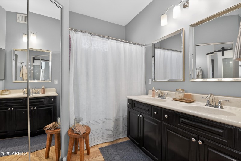 26_1920_E_Bell_Rd_Phoenix_AZ_85022-Bathr