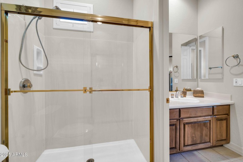 Large guest bathroom