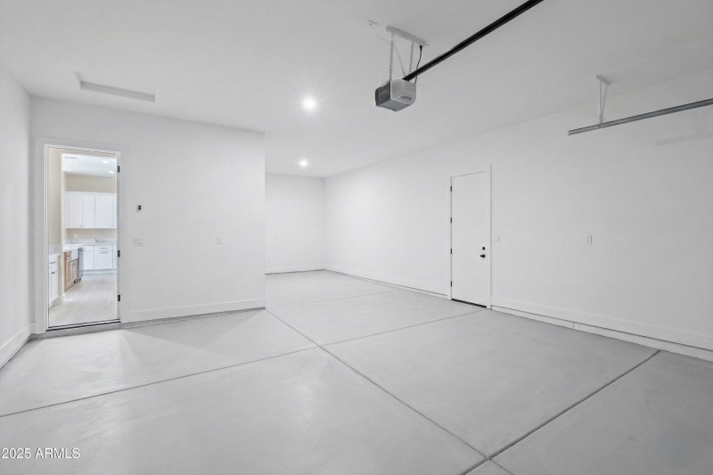 43-Tandem 3 Car Garage