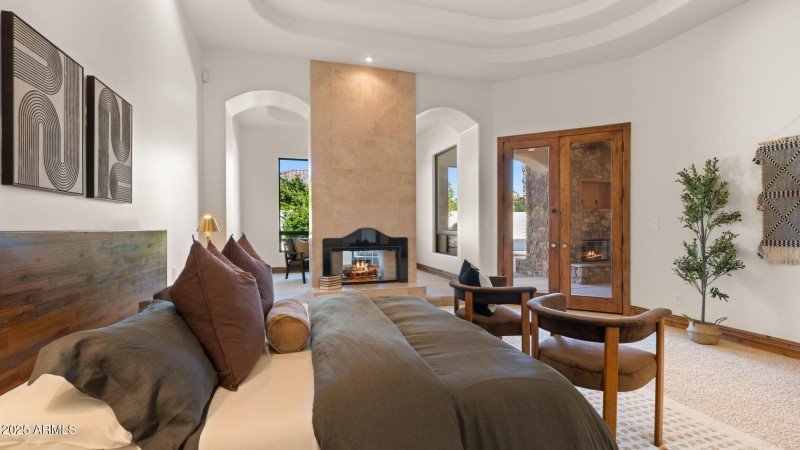 76-web-or-mls-Primary Bedroom3 (2)