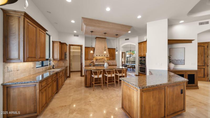 43-web-or-mls-Kitchen2 (2)