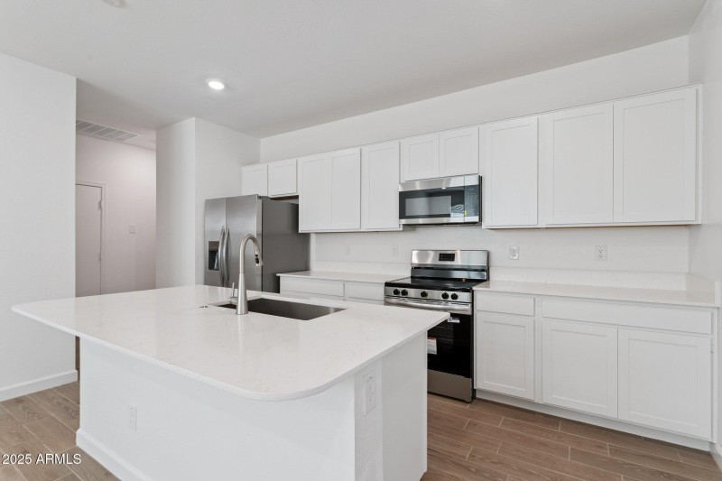 11-web-or-mls-2313-s-125th-dr-lot-156